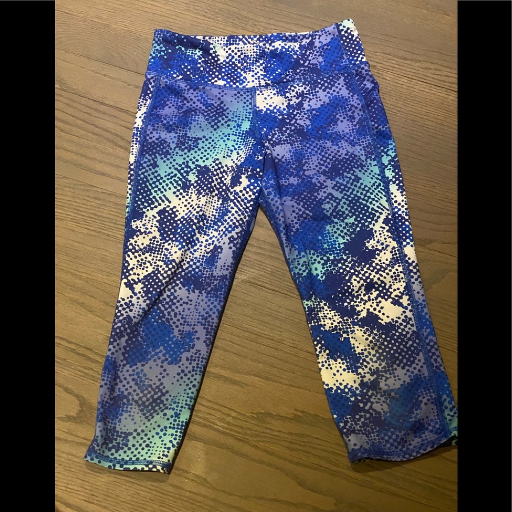 Old navy active size-M or 8: different shades of blue and white, biker shorts